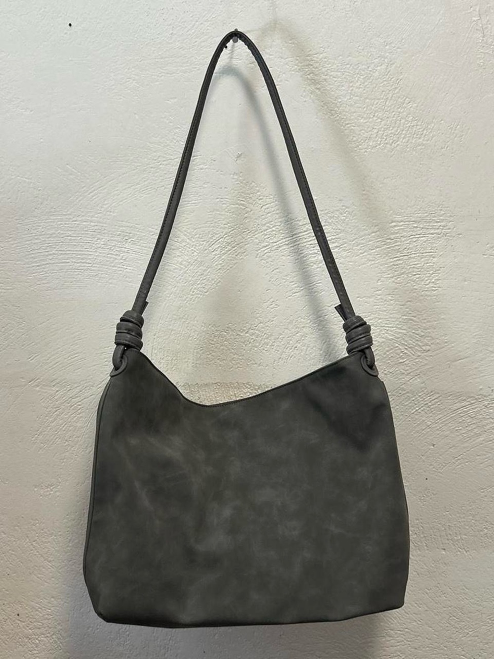 Everyday Gray Leather Shoulder Bag